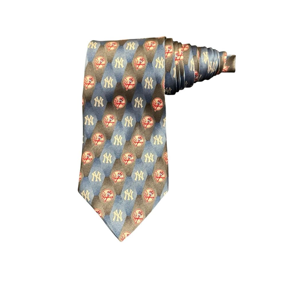 Eagle Wings MLB New York Yankees Baseball Logo Novelty Vintage Silk Necktie